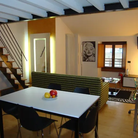 Central Bed 1 * Bergamo
