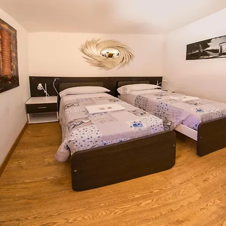 Central Bed 1 *